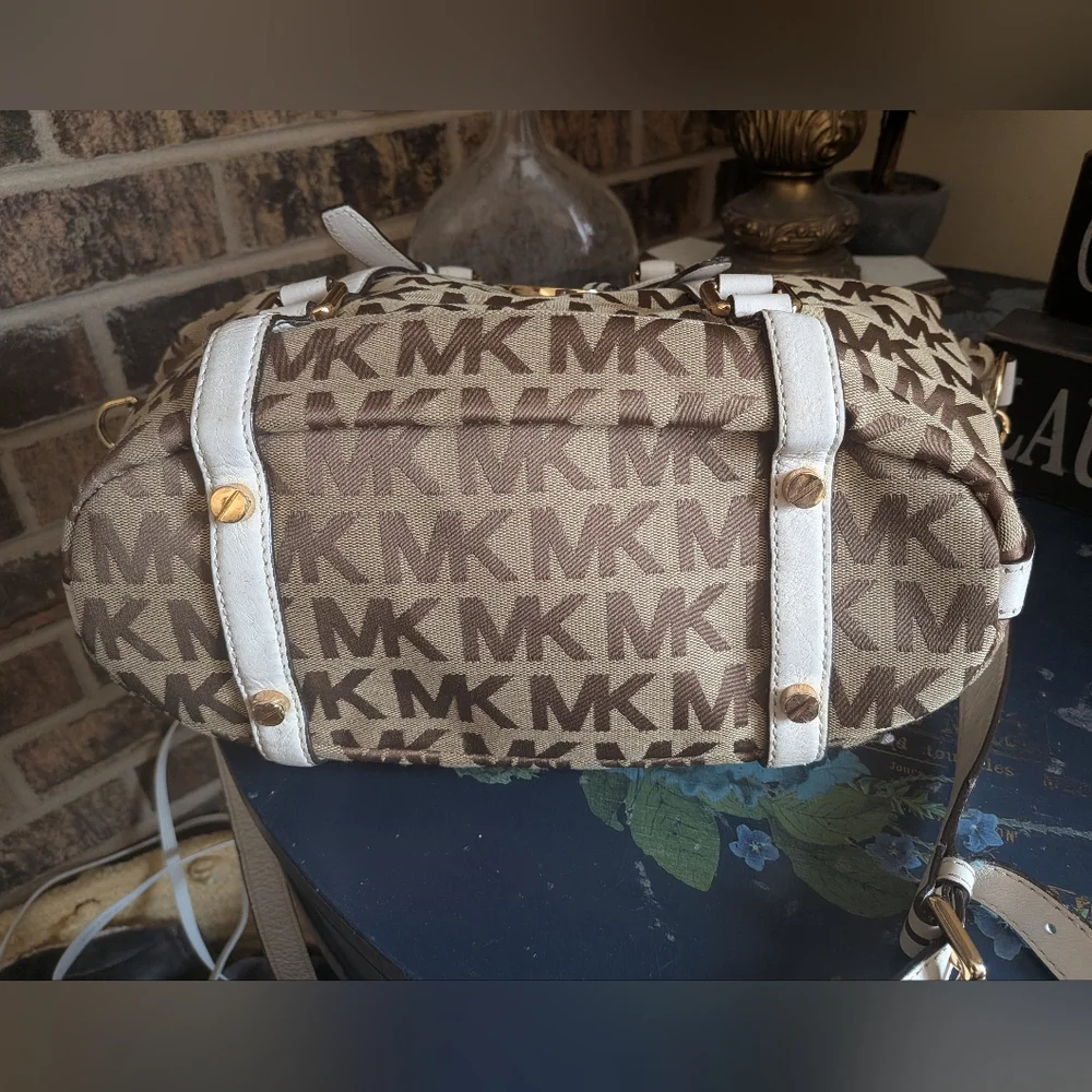 Michael Kors Bedford Signature Satchel Tan Monogram/White trim